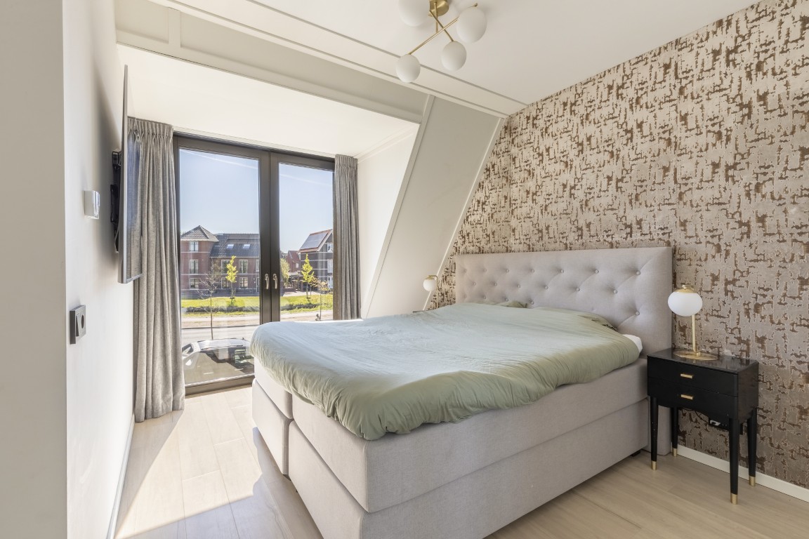 Tussenwoning te koop: Vechtstroomlaan 8, Weesp