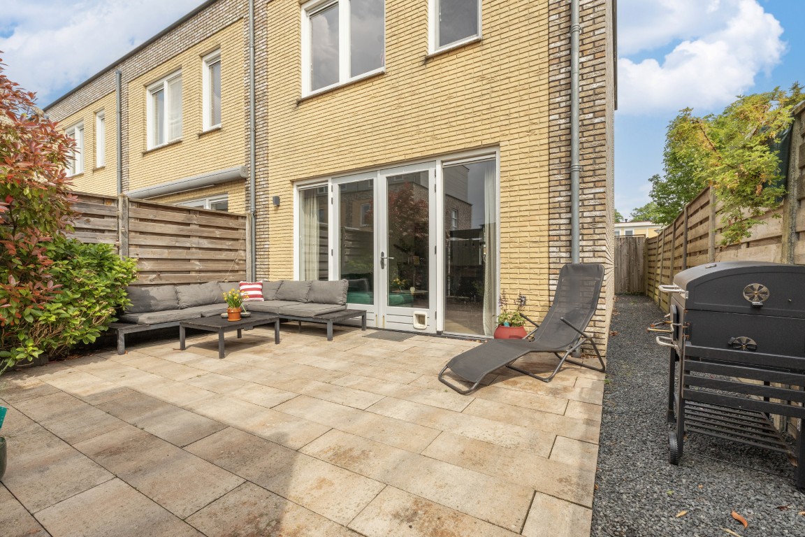 Hoekwoning te koop: Kostverlorenstraat 957, Weesp