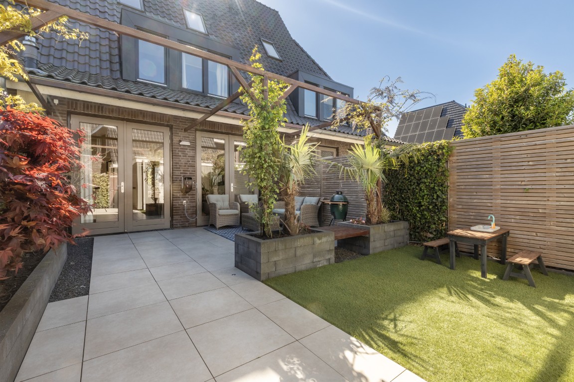 Tussenwoning te koop: Vechtstroomlaan 8, Weesp