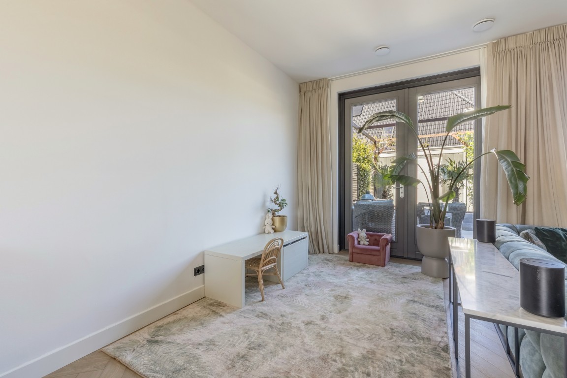 Tussenwoning te koop: Vechtstroomlaan 8, Weesp